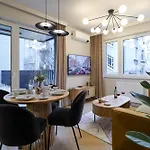 Lucky Seven Apartament *